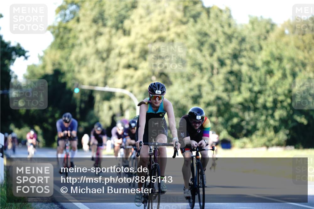 07.09.2025 - 19. Norderstedt Triathlon Michael Burmester http://msf.ph/oto/8845143 07.09.2025 16:03:26 Radfahren 496, 1052, 1089, 1625 meine-sportfotos.de