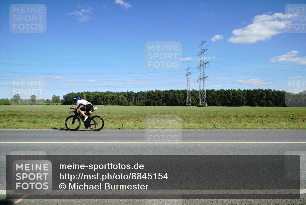 07.09.2025 - 19. Norderstedt Triathlon Michael Burmester http://msf.ph/oto/8845154 07.09.2025 14:58:54 Radfahren  meine-sportfotos.de