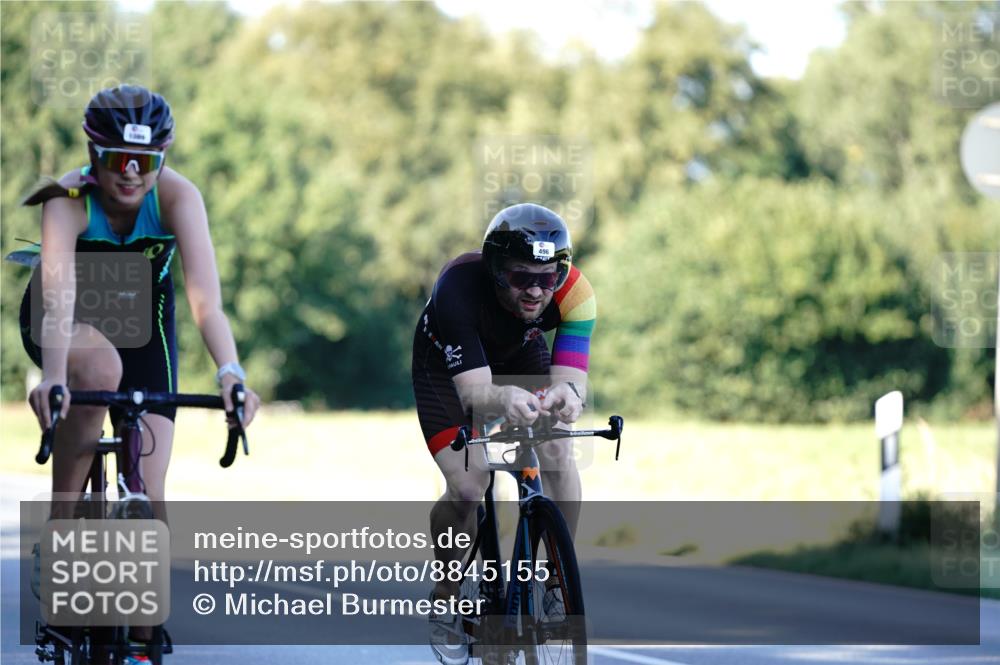 07.09.2025 - 19. Norderstedt Triathlon Michael Burmester http://msf.ph/oto/8845155 07.09.2025 16:03:27 Radfahren 371, 496, 942, 1052, 1089, 1097 meine-sportfotos.de