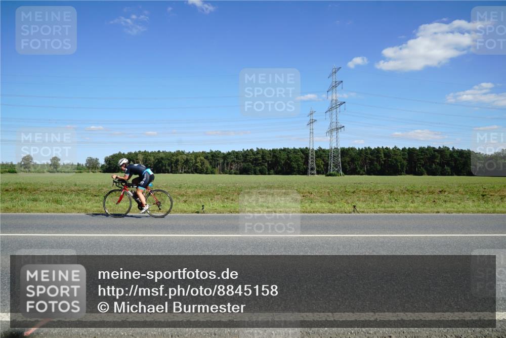 07.09.2025 - 19. Norderstedt Triathlon Michael Burmester http://msf.ph/oto/8845158 07.09.2025 14:58:59 Radfahren  meine-sportfotos.de