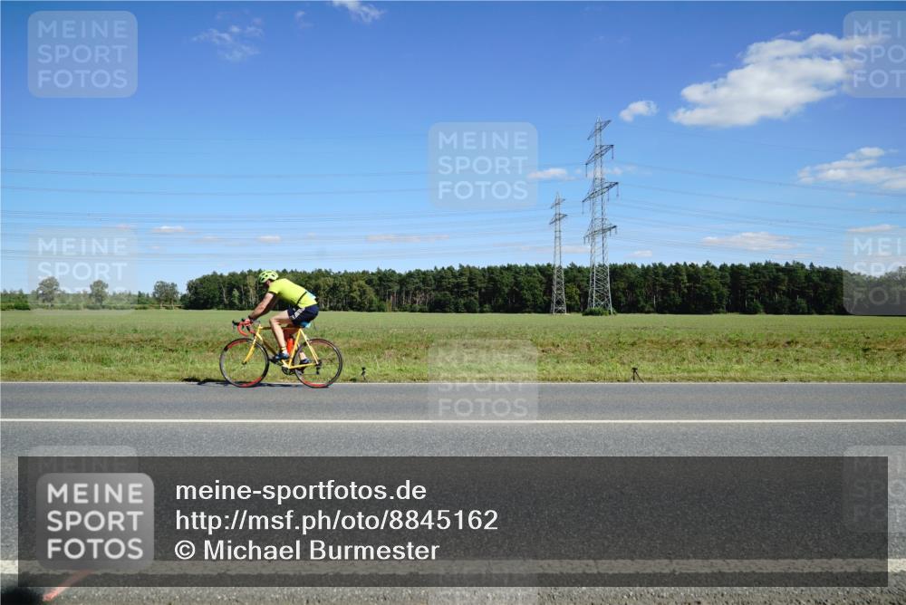 07.09.2025 - 19. Norderstedt Triathlon Michael Burmester http://msf.ph/oto/8845162 07.09.2025 14:59:02 Radfahren  meine-sportfotos.de