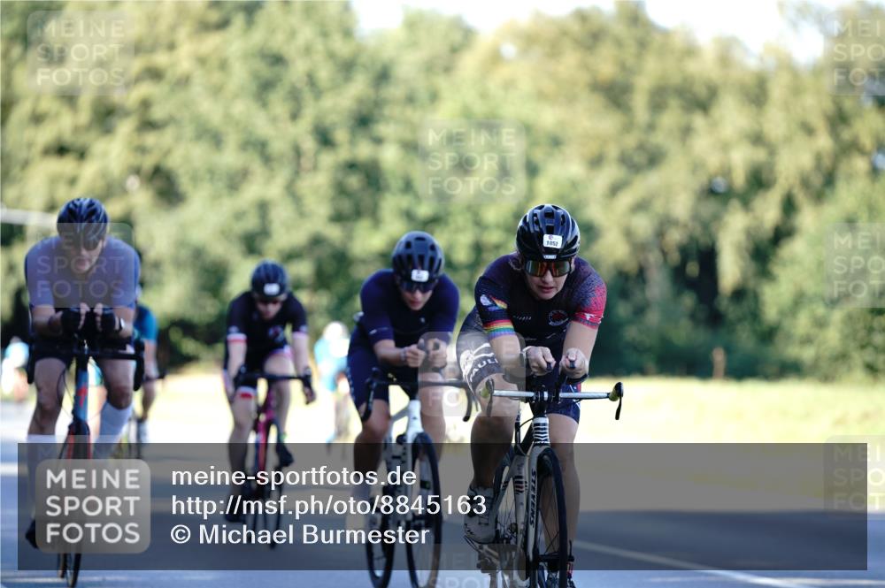 07.09.2025 - 19. Norderstedt Triathlon Michael Burmester http://msf.ph/oto/8845163 07.09.2025 16:03:28 Radfahren 371, 496, 942, 1052, 1079, 1089, 1097 meine-sportfotos.de