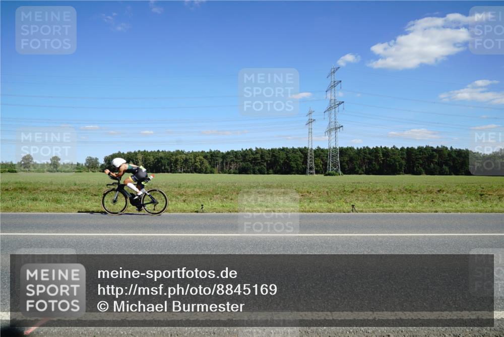 07.09.2025 - 19. Norderstedt Triathlon Michael Burmester http://msf.ph/oto/8845169 07.09.2025 14:59:24 Radfahren  meine-sportfotos.de