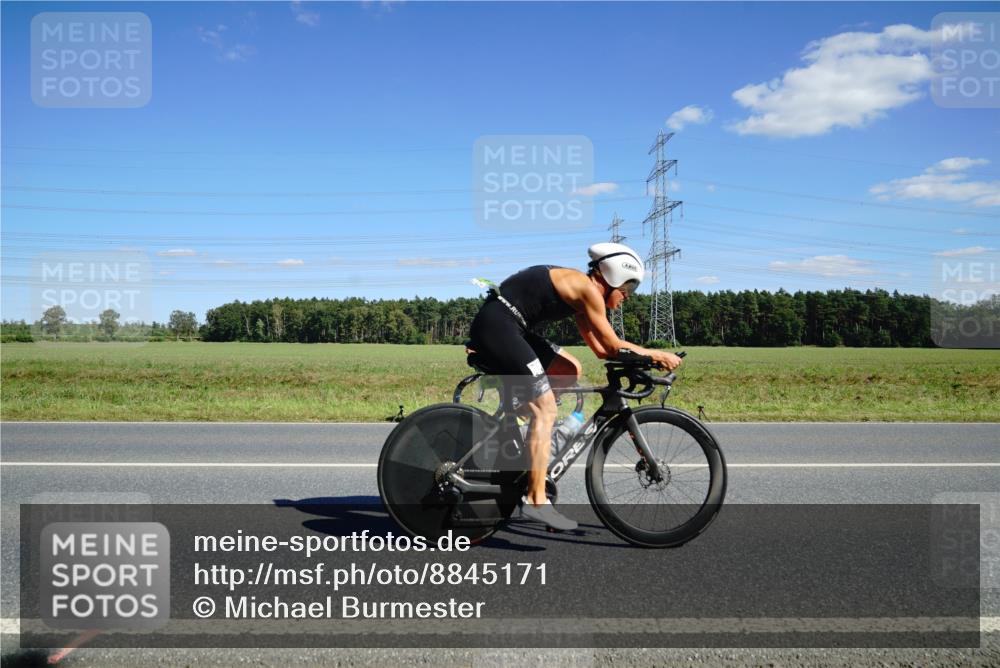 07.09.2025 - 19. Norderstedt Triathlon Michael Burmester http://msf.ph/oto/8845171 07.09.2025 14:59:28 Radfahren 469, 475, 1500 meine-sportfotos.de