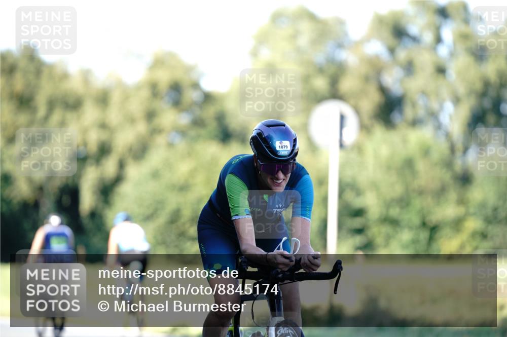 07.09.2025 - 19. Norderstedt Triathlon Michael Burmester http://msf.ph/oto/8845174 07.09.2025 16:03:31 Radfahren 371, 496, 942, 1052, 1079, 1089, 1097, 1612 meine-sportfotos.de
