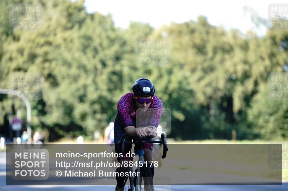 07.09.2025 - 19. Norderstedt Triathlon Michael Burmester http://msf.ph/oto/8845178 07.09.2025 16:03:32 Radfahren 371, 942, 1052, 1079, 1097, 1612 meine-sportfotos.de