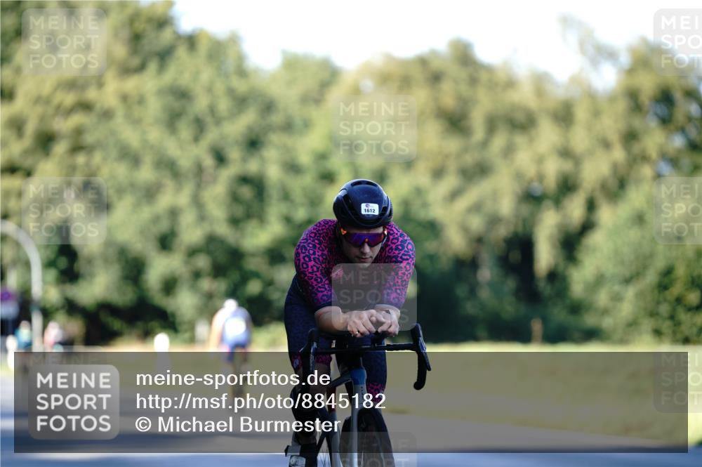 07.09.2025 - 19. Norderstedt Triathlon Michael Burmester http://msf.ph/oto/8845182 07.09.2025 16:03:33 Radfahren 371, 942, 1079, 1097, 1612 meine-sportfotos.de