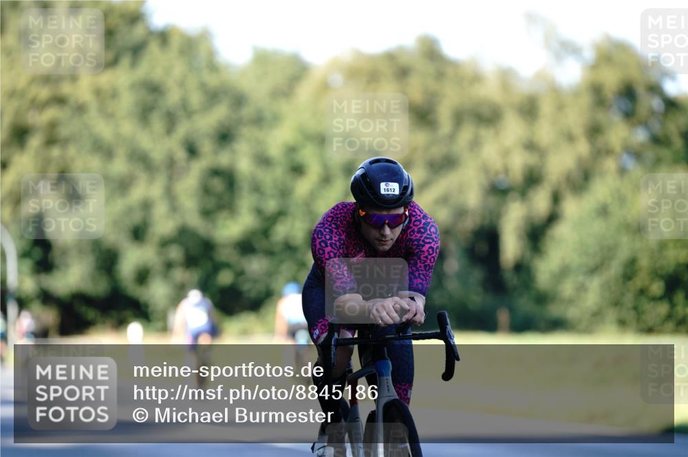 07.09.2025 - 19. Norderstedt Triathlon Michael Burmester http://msf.ph/oto/8845186 07.09.2025 16:03:33 Radfahren 371, 942, 1079, 1097, 1612 meine-sportfotos.de
