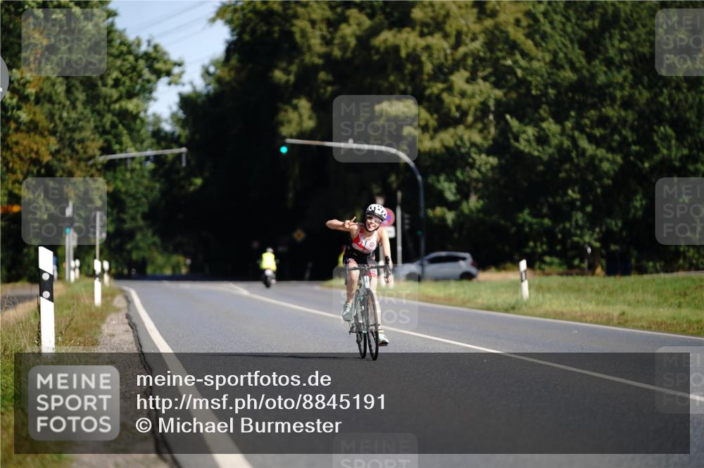 07.09.2025 - 19. Norderstedt Triathlon Michael Burmester http://msf.ph/oto/8845191 07.09.2025 10:44:51 Radfahren  meine-sportfotos.de