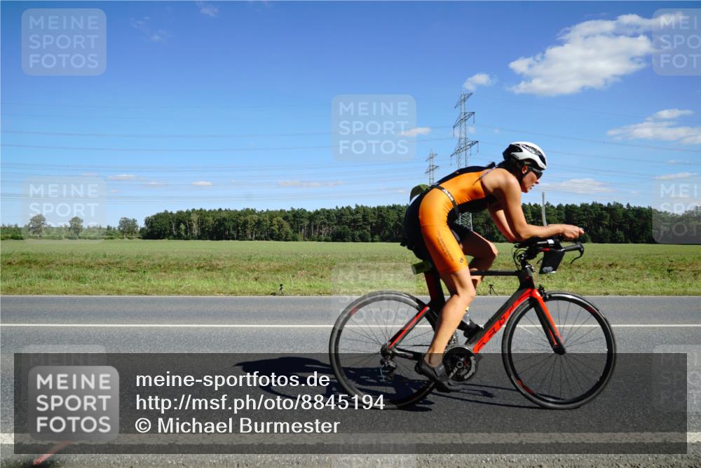 07.09.2025 - 19. Norderstedt Triathlon Michael Burmester http://msf.ph/oto/8845194 07.09.2025 14:59:35 Radfahren 458, 472 meine-sportfotos.de