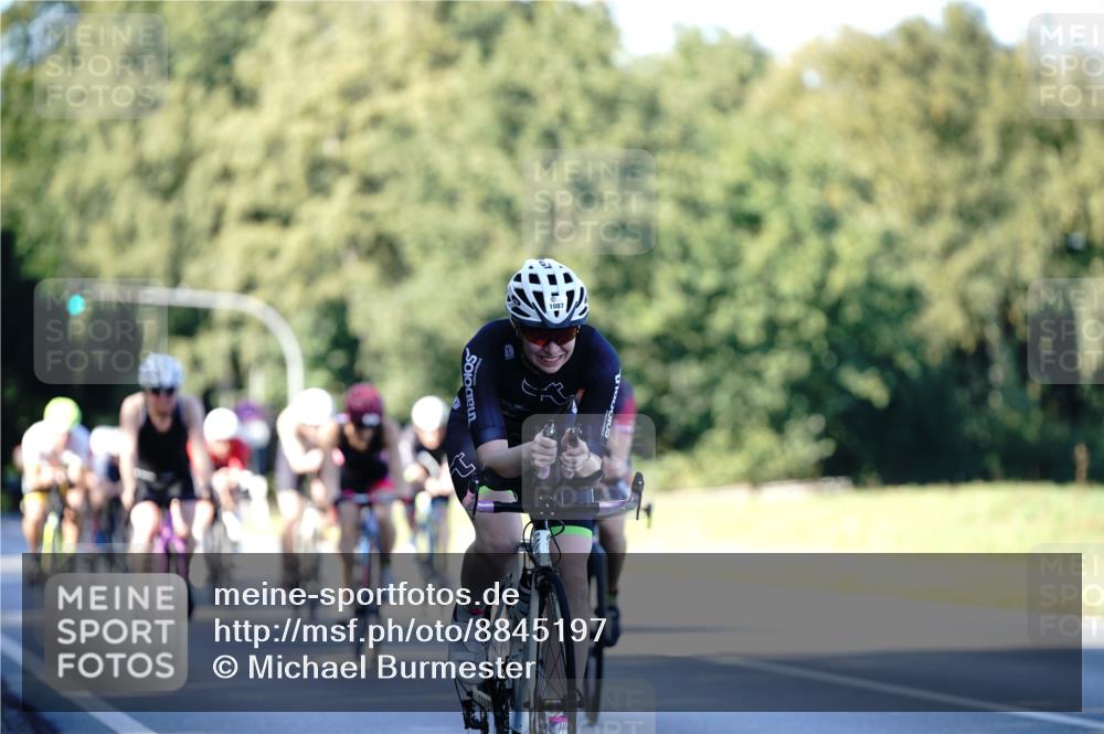 07.09.2025 - 19. Norderstedt Triathlon Michael Burmester http://msf.ph/oto/8845197 07.09.2025 16:03:41 Radfahren 507, 519, 542, 1049, 1058, 1074, 1087, 1088, 1586 meine-sportfotos.de