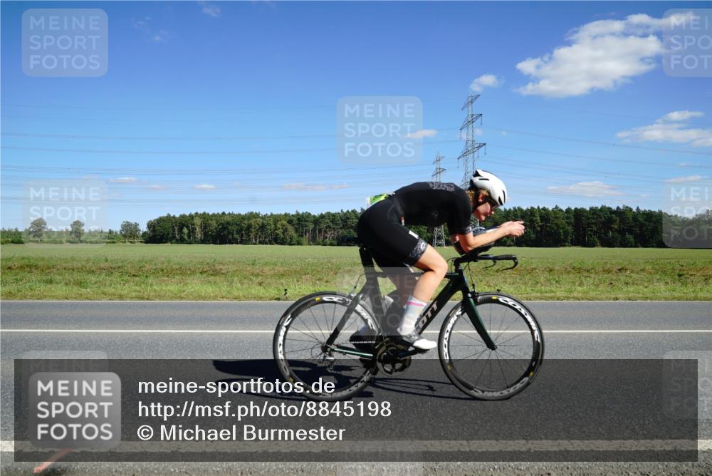 07.09.2025 - 19. Norderstedt Triathlon Michael Burmester http://msf.ph/oto/8845198 07.09.2025 14:59:37 Radfahren 458, 472 meine-sportfotos.de