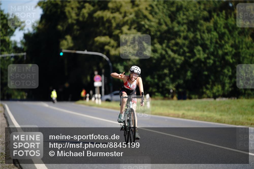 07.09.2025 - 19. Norderstedt Triathlon Michael Burmester http://msf.ph/oto/8845199 07.09.2025 10:44:52 Radfahren 92 meine-sportfotos.de