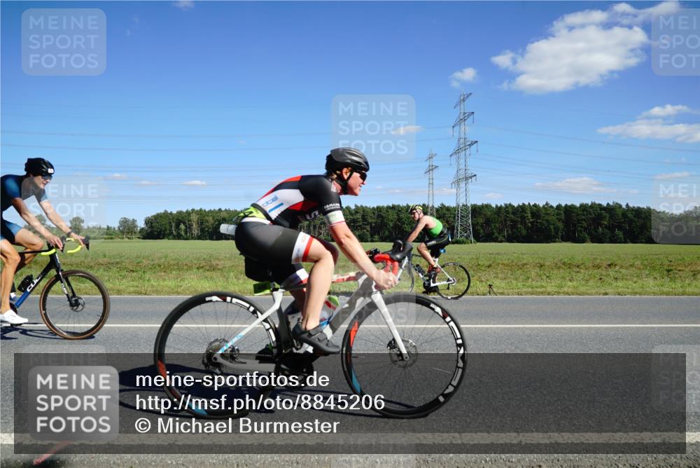 07.09.2025 - 19. Norderstedt Triathlon Michael Burmester http://msf.ph/oto/8845206 07.09.2025 15:00:04 Radfahren 446, 1478 meine-sportfotos.de