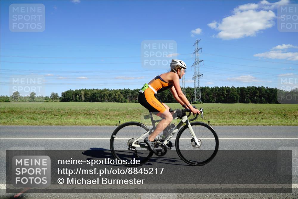 07.09.2025 - 19. Norderstedt Triathlon Michael Burmester http://msf.ph/oto/8845217 07.09.2025 15:00:11 Radfahren 382, 457 meine-sportfotos.de