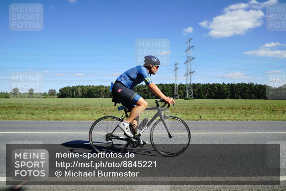 07.09.2025 - 19. Norderstedt Triathlon Michael Burmester http://msf.ph/oto/8845221 07.09.2025 15:00:12 Radfahren 382, 457 meine-sportfotos.de