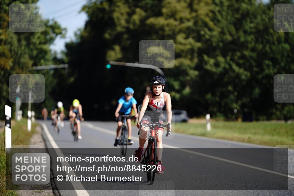 07.09.2025 - 19. Norderstedt Triathlon Michael Burmester http://msf.ph/oto/8845226 07.09.2025 10:45:28 Radfahren 75 meine-sportfotos.de