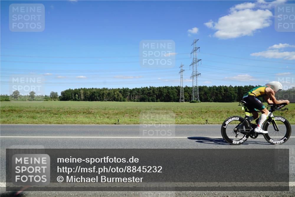 07.09.2025 - 19. Norderstedt Triathlon Michael Burmester http://msf.ph/oto/8845232 07.09.2025 15:00:17 Radfahren 1497, 1506 meine-sportfotos.de