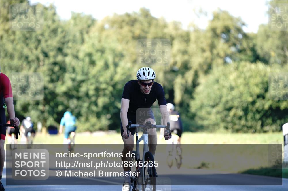 07.09.2025 - 19. Norderstedt Triathlon Michael Burmester http://msf.ph/oto/8845235 07.09.2025 16:03:49 Radfahren 503, 956, 1537 meine-sportfotos.de