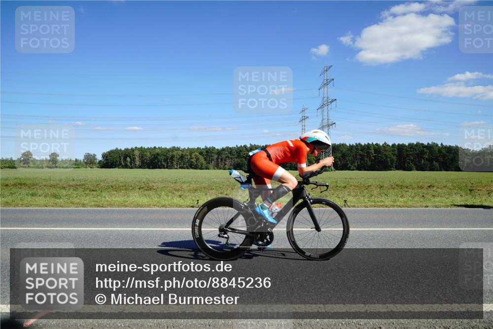 07.09.2025 - 19. Norderstedt Triathlon Michael Burmester http://msf.ph/oto/8845236 07.09.2025 15:00:24 Radfahren 1404 meine-sportfotos.de