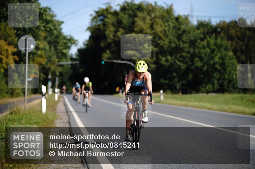 07.09.2025 - 19. Norderstedt Triathlon Michael Burmester http://msf.ph/oto/8845241 07.09.2025 10:45:33 Radfahren 67, 75, 133 meine-sportfotos.de