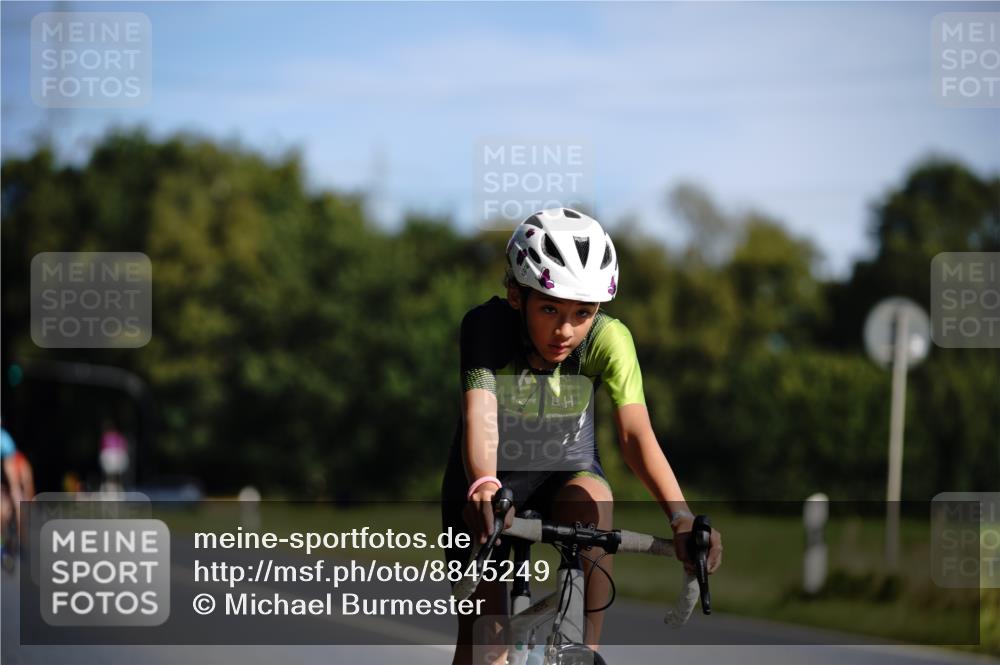 07.09.2025 - 19. Norderstedt Triathlon Michael Burmester http://msf.ph/oto/8845249 07.09.2025 10:45:38 Radfahren 67, 110, 650 meine-sportfotos.de