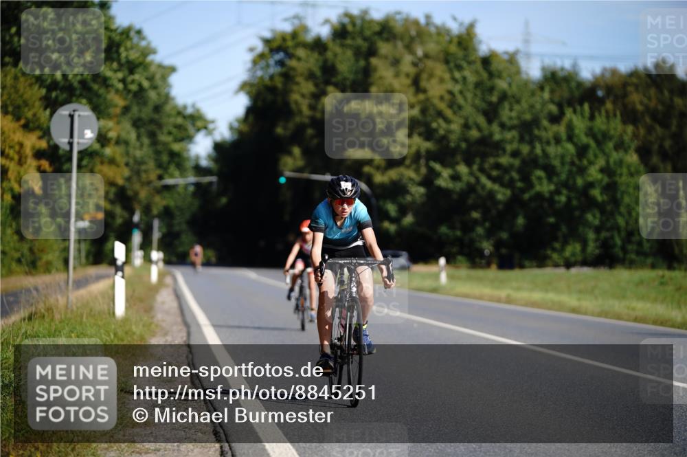 07.09.2025 - 19. Norderstedt Triathlon Michael Burmester http://msf.ph/oto/8845251 07.09.2025 10:45:40 Radfahren 110, 650 meine-sportfotos.de