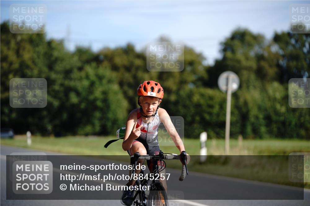 07.09.2025 - 19. Norderstedt Triathlon Michael Burmester http://msf.ph/oto/8845257 07.09.2025 10:45:43 Radfahren 80, 650 meine-sportfotos.de