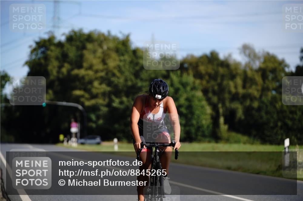 07.09.2025 - 19. Norderstedt Triathlon Michael Burmester http://msf.ph/oto/8845265 07.09.2025 10:45:59 Radfahren 660 meine-sportfotos.de