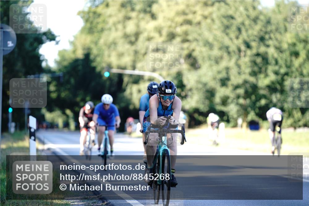 07.09.2025 - 19. Norderstedt Triathlon Michael Burmester http://msf.ph/oto/8845268 07.09.2025 16:04:05 Radfahren 1075, 1103, 1455 meine-sportfotos.de
