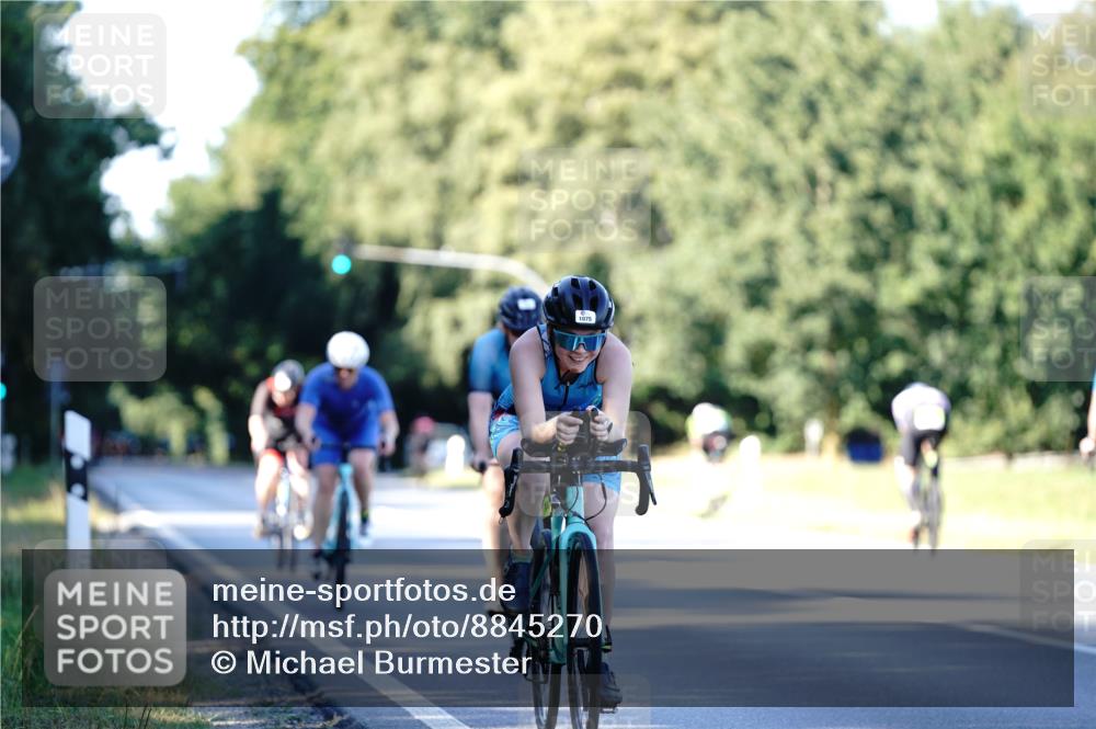07.09.2025 - 19. Norderstedt Triathlon Michael Burmester http://msf.ph/oto/8845270 07.09.2025 16:04:06 Radfahren 1075, 1103, 1454, 1455 meine-sportfotos.de