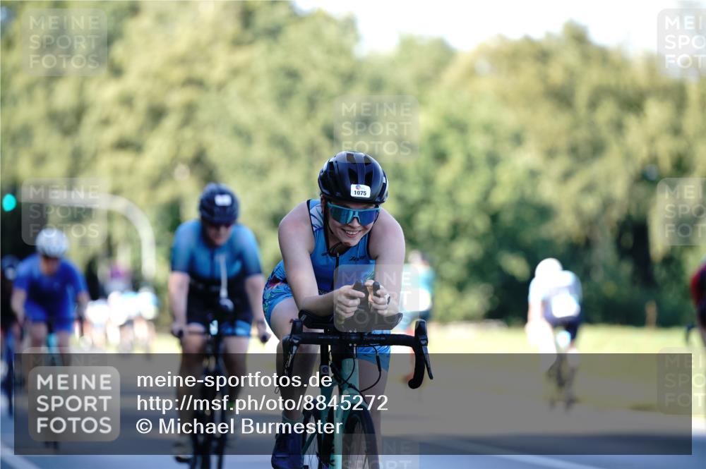 07.09.2025 - 19. Norderstedt Triathlon Michael Burmester http://msf.ph/oto/8845272 07.09.2025 16:04:06 Radfahren 1075, 1103, 1454, 1455 meine-sportfotos.de
