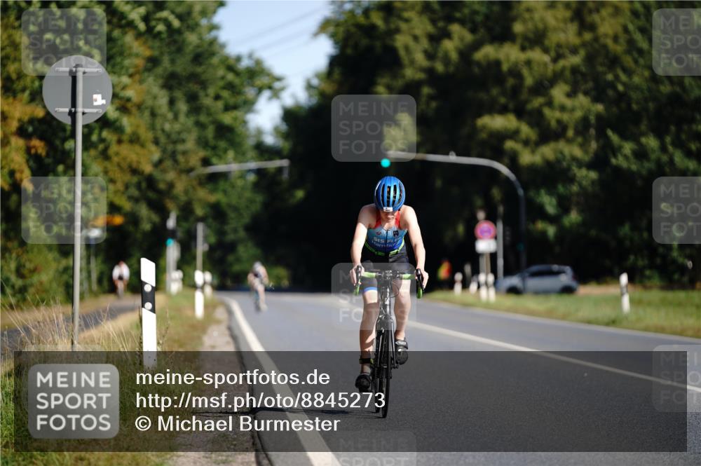 07.09.2025 - 19. Norderstedt Triathlon Michael Burmester http://msf.ph/oto/8845273 07.09.2025 10:46:27 Radfahren 641 meine-sportfotos.de