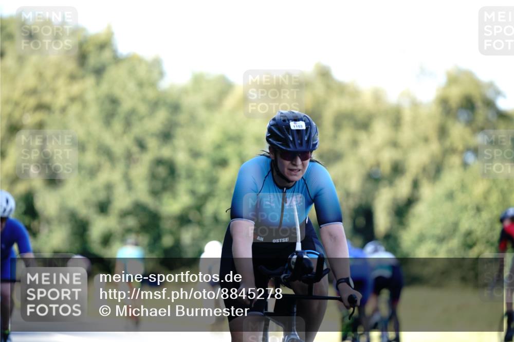 07.09.2025 - 19. Norderstedt Triathlon Michael Burmester http://msf.ph/oto/8845278 07.09.2025 16:04:07 Radfahren 1075, 1077, 1103, 1454 meine-sportfotos.de