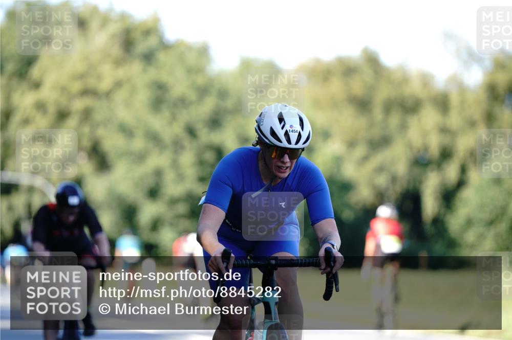 07.09.2025 - 19. Norderstedt Triathlon Michael Burmester http://msf.ph/oto/8845282 07.09.2025 16:04:08 Radfahren 1075, 1077, 1103, 1454 meine-sportfotos.de