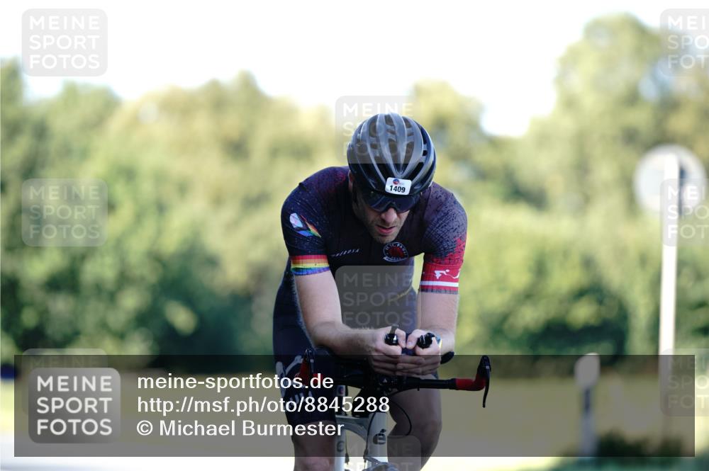 07.09.2025 - 19. Norderstedt Triathlon Michael Burmester http://msf.ph/oto/8845288 07.09.2025 16:04:22 Radfahren 1409 meine-sportfotos.de