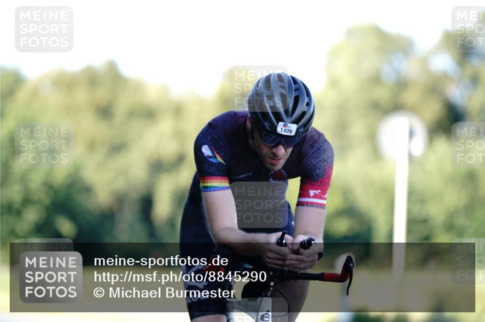 07.09.2025 - 19. Norderstedt Triathlon Michael Burmester http://msf.ph/oto/8845290 07.09.2025 16:04:22 Radfahren 1409 meine-sportfotos.de