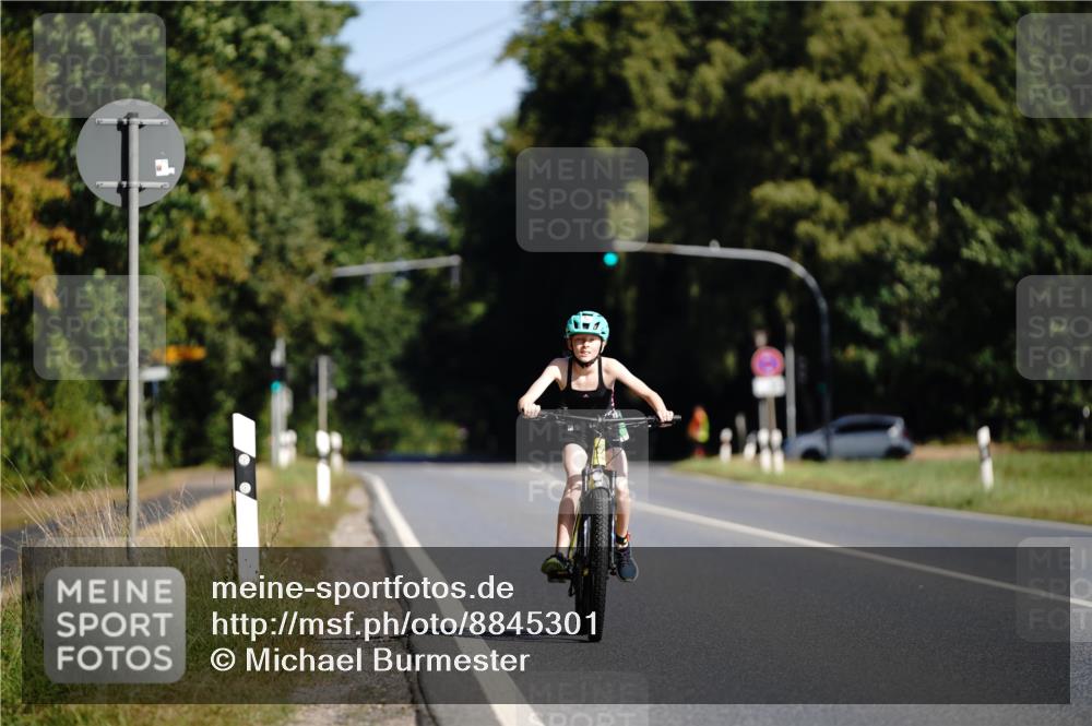 07.09.2025 - 19. Norderstedt Triathlon Michael Burmester http://msf.ph/oto/8845301 07.09.2025 10:48:42 Radfahren 78 meine-sportfotos.de