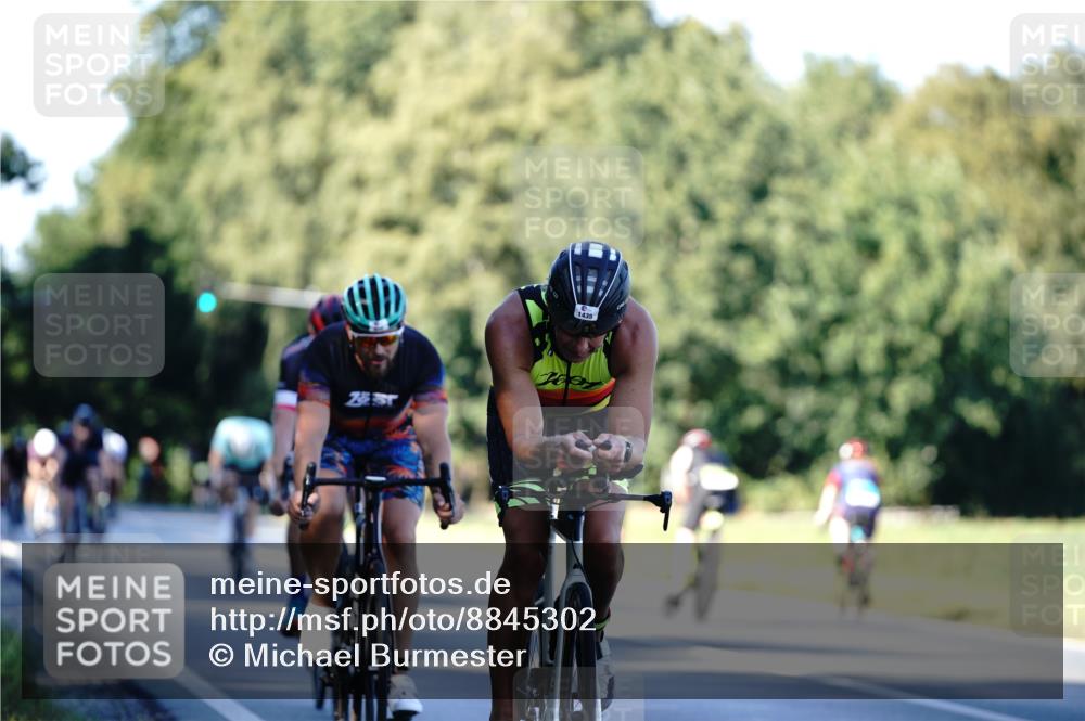07.09.2025 - 19. Norderstedt Triathlon Michael Burmester http://msf.ph/oto/8845302 07.09.2025 16:04:29 Radfahren 493, 544, 870, 1435, 1464 meine-sportfotos.de