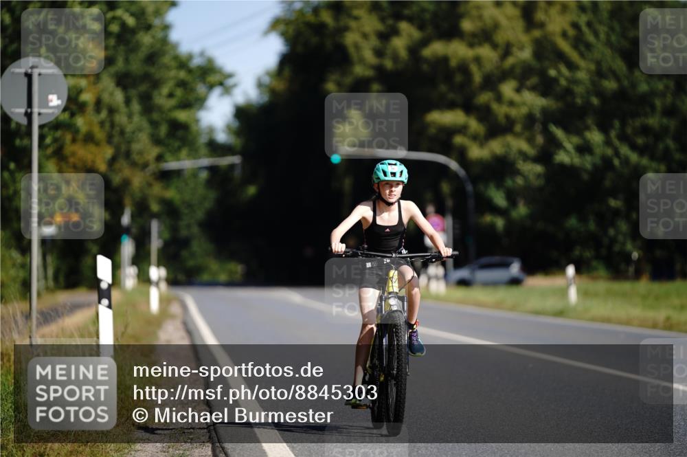 07.09.2025 - 19. Norderstedt Triathlon Michael Burmester http://msf.ph/oto/8845303 07.09.2025 10:48:43 Radfahren 78 meine-sportfotos.de
