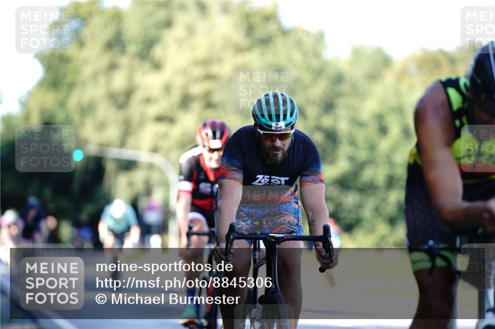 07.09.2025 - 19. Norderstedt Triathlon Michael Burmester http://msf.ph/oto/8845306 07.09.2025 16:04:30 Radfahren 493, 544, 870, 1435, 1464 meine-sportfotos.de