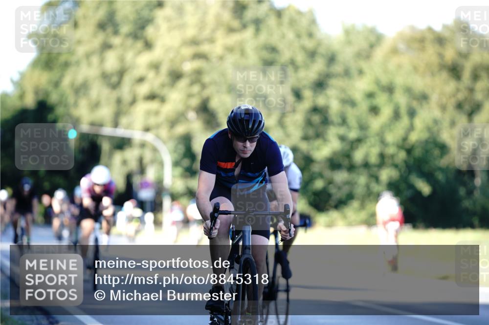 07.09.2025 - 19. Norderstedt Triathlon Michael Burmester http://msf.ph/oto/8845318 07.09.2025 16:04:34 Radfahren 873, 953, 1444, 1464, 1592 meine-sportfotos.de