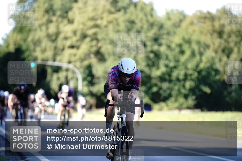 07.09.2025 - 19. Norderstedt Triathlon Michael Burmester http://msf.ph/oto/8845322 07.09.2025 16:04:35 Radfahren 873, 953, 1444, 1592 meine-sportfotos.de