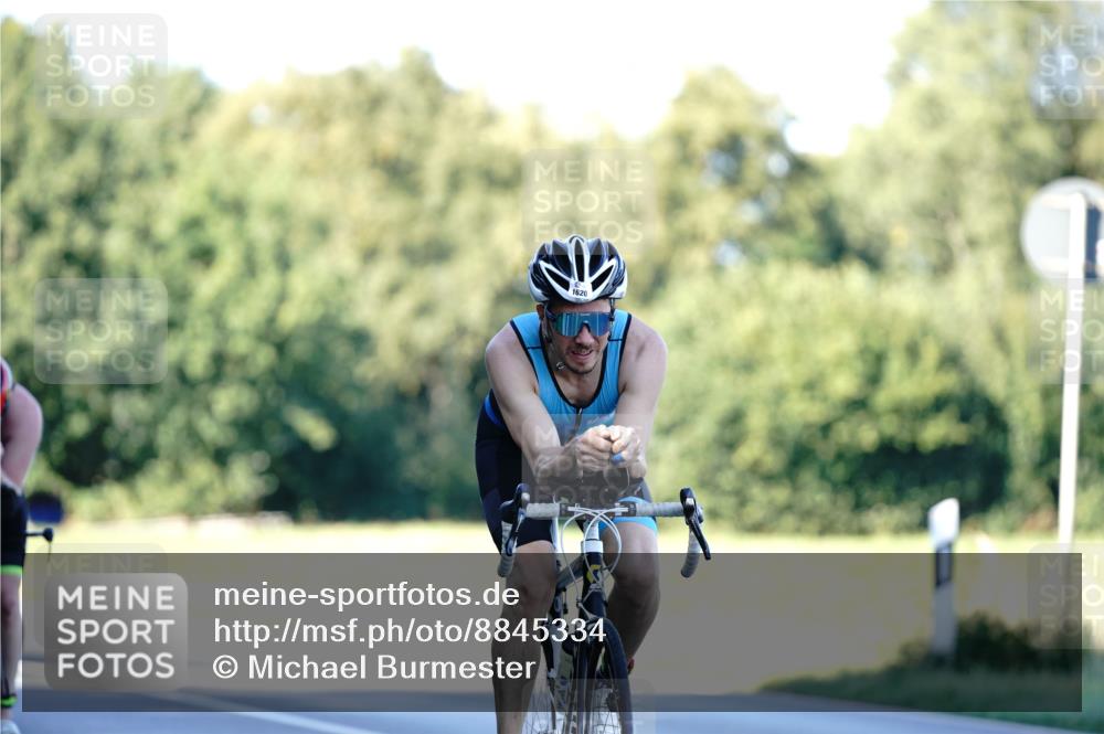 07.09.2025 - 19. Norderstedt Triathlon Michael Burmester http://msf.ph/oto/8845334 07.09.2025 16:04:39 Radfahren 534, 547, 873, 940, 949, 1410, 1448, 1577, 1620 meine-sportfotos.de