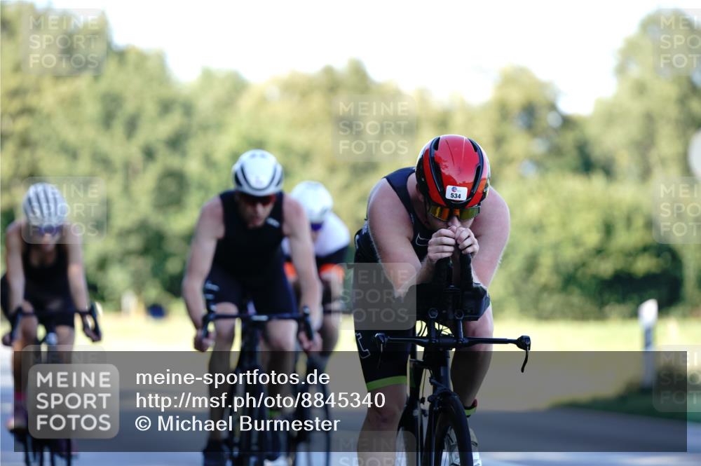 07.09.2025 - 19. Norderstedt Triathlon Michael Burmester http://msf.ph/oto/8845340 07.09.2025 16:04:40 Radfahren 534, 547, 940, 949, 1063, 1410, 1448, 1577, 1620 meine-sportfotos.de