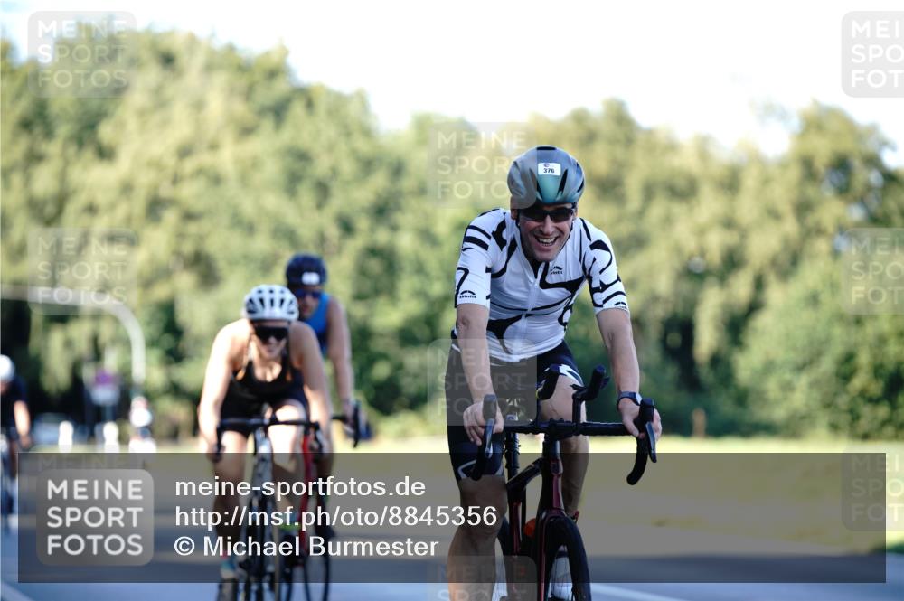 07.09.2025 - 19. Norderstedt Triathlon Michael Burmester http://msf.ph/oto/8845356 07.09.2025 16:04:47 Radfahren 376, 918, 924, 1427, 1553 meine-sportfotos.de