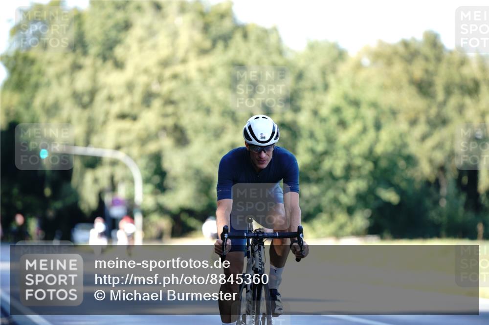 07.09.2025 - 19. Norderstedt Triathlon Michael Burmester http://msf.ph/oto/8845360 07.09.2025 16:04:50 Radfahren 376, 396, 918, 924, 1427 meine-sportfotos.de