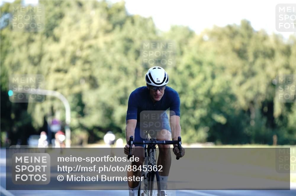 07.09.2025 - 19. Norderstedt Triathlon Michael Burmester http://msf.ph/oto/8845362 07.09.2025 16:04:50 Radfahren 376, 396, 918, 924, 1427 meine-sportfotos.de