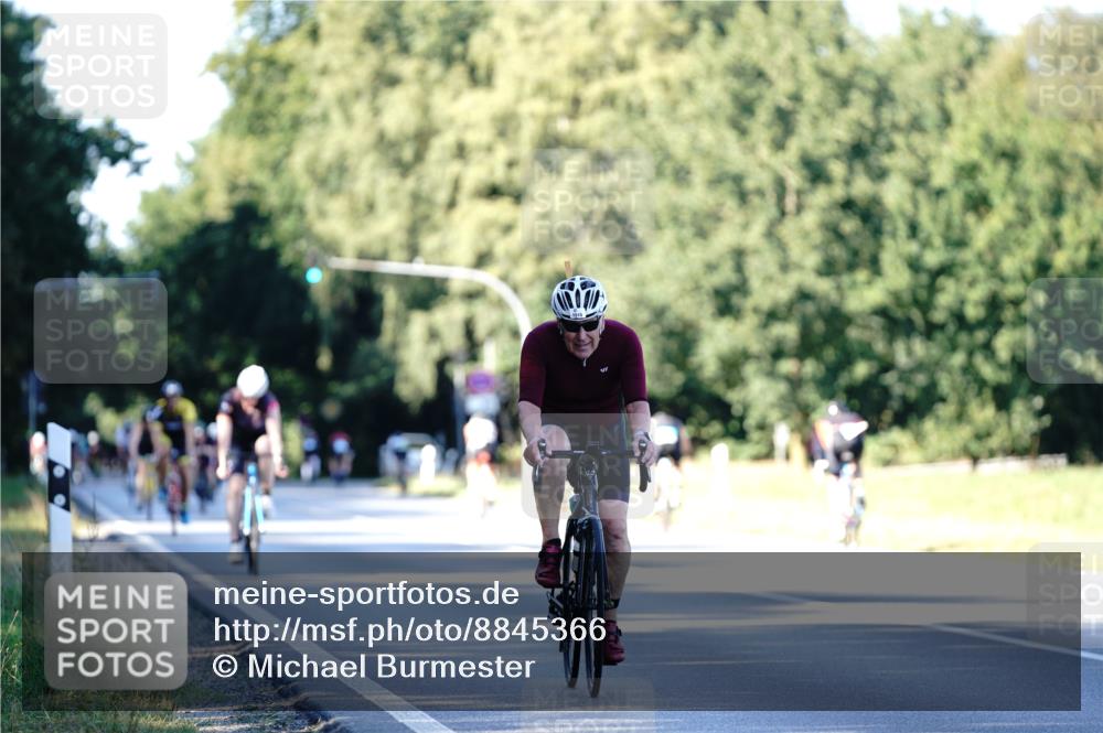 07.09.2025 - 19. Norderstedt Triathlon Michael Burmester http://msf.ph/oto/8845366 07.09.2025 16:04:56 Radfahren 1515 meine-sportfotos.de