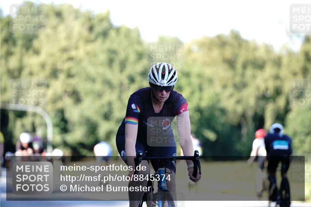 07.09.2025 - 19. Norderstedt Triathlon Michael Burmester http://msf.ph/oto/8845374 07.09.2025 16:05:01 Radfahren 548, 1515, 1557 meine-sportfotos.de